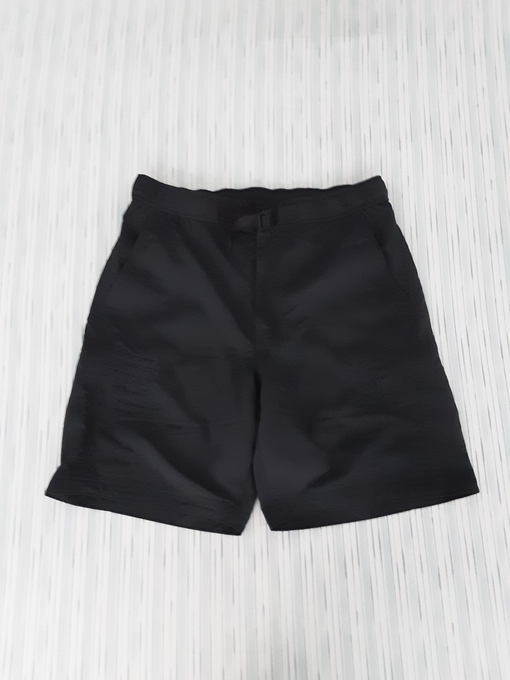 NWOT Uniqlo Geared Shorts. (With Recipt)
